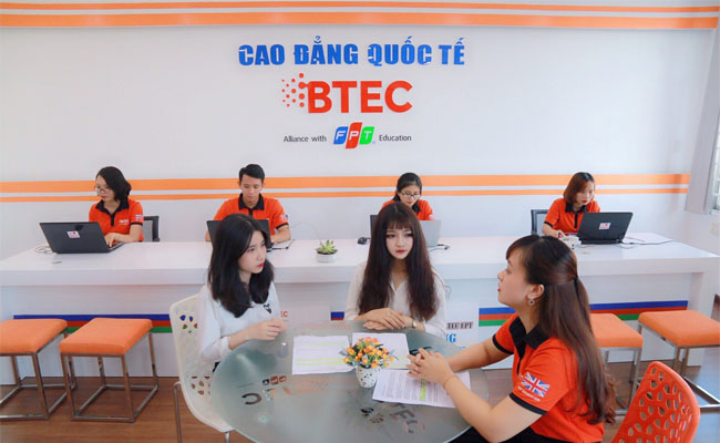 cac truong cao dang co nganh marketing o ha noi 11