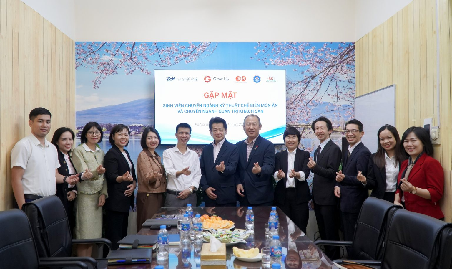 cac truong cao dang co nganh marketing o ha noi 7