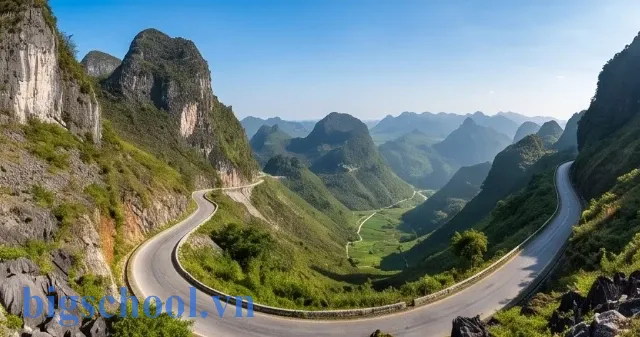 Những phong cảnh ngoạn mục của vùng núi cao phía Bắc Việt Nam với cung đường đèo hiểm trở
