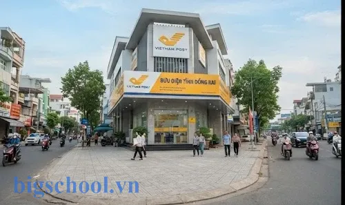 Mạng lưới bưu cục Bưu điện Đồng Nai phủ rộng khắp các huyện thành giúp người dân giao dịch thuận tiện