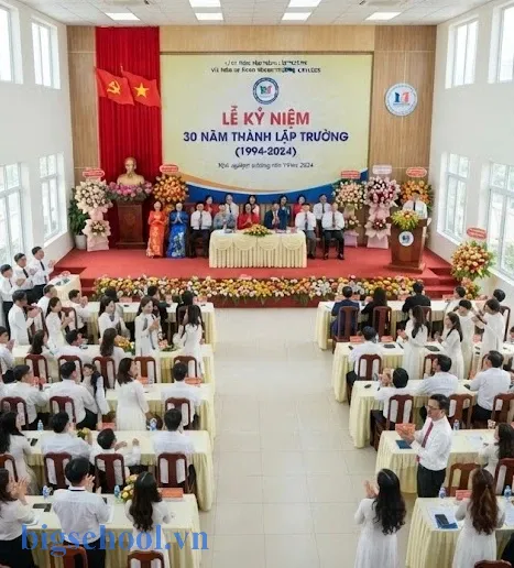 Lễ kỷ niệm 30 năm nâng cấp Trường Cao đẳng Sư phạm Hòa Bình trang trọng